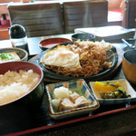 本陣 - 焼きそば定食 800円