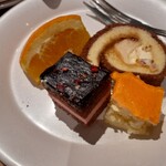 札幌海鮮丼専門店 すしどんぶり - 