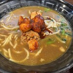 CoCo壱番屋 - 料理写真:カレーらーめん旨辛にんにくトッピング