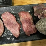 立喰い焼肉 治郎丸 - 