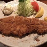 とんかつ かつせい - 10切れにカットされていて食べやすいです。