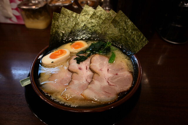 Yokohama Iekei Ramen Maruoka Shoten Higashishinmachiten photo 5