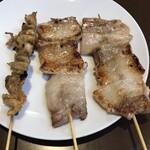 うまきゅう - 料理写真:☆でかい豚バラ&とり皮❤️