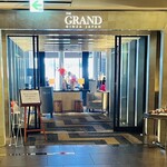 THE GRAND LOUNGE - 