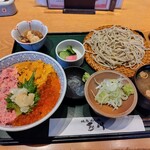 Jidorimemboutamagawa - 2024.1特上海鮮丼ｾｯﾄ2400円　蕎麦半人前,小鉢,味噌汁　　　漬物　