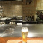 TEPPAN DINING KAMIYA - まだピカピカの鉄板