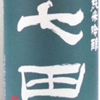 We also have a wide selection of Kyushu local sake that goes well with the dishes.