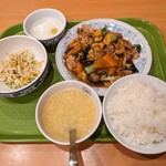 Gyouza Ichiba - 肉野菜と玉子炒め定食