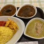 カレースタンド PLUCK - トリプルセット　プラックチキンカレー中辛
ナスとひき肉のカレー中辛
タイ風グリーンカレー中辛