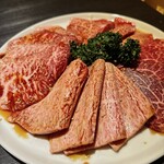 YAKINIKU 八山牛 - 