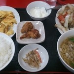 中華料理　萬珍館 - 日替りランチ 八宝菜 735円