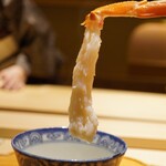 炎水 - クリアすぎる出汁を纏わせ、身の一房からしっかりと膨らむ甘み。 器に残るお出汁はもはや極上！