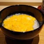 炎水 - ●卵綴じふぐ雑炊
      ふぐ出汁で炊いたお米と、ふぐ出汁と溶いた卵の極上の組み合わせ。 卵は京都の"卵どすえ"を使用。