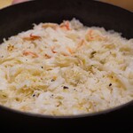 炎水 - 旨さあふれる圧巻のビジュアル！ 胴体の身の部分を炙って香りを付けたものをご飯に合わせています。