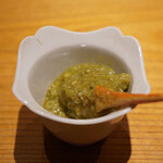 炎水 - ●蟹の爪肉
      見た目の通り、カニ味噌に浸かってます。。