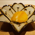 炎水 - ●自家製からすみ飯蒸し
      お米は新潟のこがねもち。