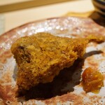 炎水 - 南蛮七味と柚子胡椒の和のスパイスをまとわせた衣はカリッとした表情。