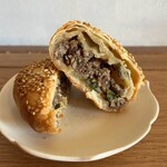 にゃーじの台湾茶房 - 台湾のミートパイ・スパイシーな胡椒餅