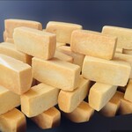 にゃーじの台湾茶房 - 手づくりパイナップルケーキ（単品はテイクアウトのみ）