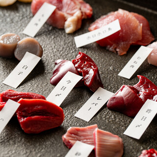 驚くほど多彩な食感や、旨みの違いを愉しむ刺身の食べ比べ