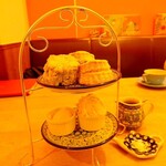 MLESNATEA - Scone & Tea free set＊プレーン＊紅茶＊チョコチップ【期間限定】キャラメルパンプキンクリーム
            ￥2,750