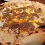 クレメンティア - 秋トリュフとマッシュルームと半熟玉子のピッツア