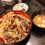 天ぷら 天源 - 穴子野菜天丼、セットの味噌汁、漬物