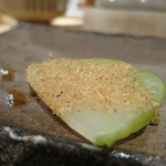 器楽亭 - ザーサイの浅漬け、粉鰹で