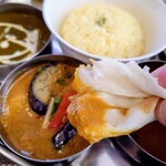 NEPAL KITCHEN HimAL - ベジタブルカレー①