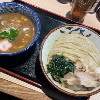 らー麺土俵 鶴嶺峰 - 料理写真:鶴嶺峰つけめん 850円