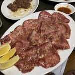 焼肉 栄養楼 - 