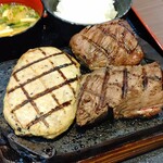 感動の肉と米 - ハラミステーキW＋粗挽きハンバーグ
