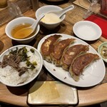 TaiKouRou Tokyo - ふりかけ付き餃子定食。1050円！