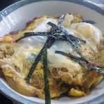 つくも - えび丼は天ぷらの海老を玉子とじで供されます