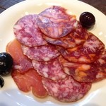 マル イ ティエラ - ◆ドライソーセージの盛り合わせ(ロモ、サルチョン、チョリソ)＠６８０円