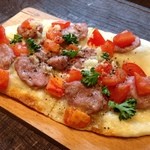 マル イ ティエラ - ◆トマトとイベリコソーセージのコカ