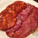 マル イ ティエラ - ◆ドライソーセージの盛り合わせ(ロモ、サルチョン、チョリソ)＠６８０円