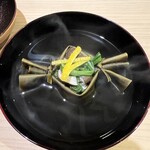 味ひろ - お椀、昆布、大黒しめじ