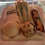 ブーランジェリーカノン - 購入したパンたち。