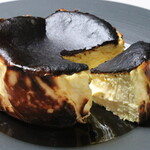 h Iru Chipuresso Gion - “グルテンフリー”の大人のバスクチーズケーキ　販売開始しました！4号 ￥3,300(税込)