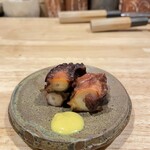 本間勝維 - 煮蛸（明石）