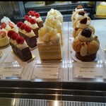 LESS by Gabriele Riva & Kanako Sakakura - 