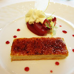 CROWN - 鴨フォアグラのクレームブリュレ　青リンゴのシャンティーとチップ　アンディーブと胡桃のサラダと共に