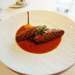 CROWN - シャラン産鴨胸肉のグリエ　エピス風味のレッドキャベツのコンポテ　フォアグラ入りジュ