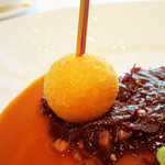 CROWN - シャラン産鴨胸肉のグリエ　エピス風味のレッドキャベツのコンポテ　フォアグラ入りジュ