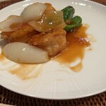 オーパス ワン - エビチリ。　野菜のシャキシャキ感は残っているのに