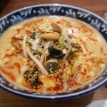 中華バル サワダ - サワダ流ゴマ担々麺 　 1,760円税込　広東式ブリのカルパッチョ付き