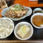 ラーメンパンダ - 日替り(ピリ辛生姜焼き定食850円)