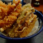 玉屋 - ★ 海老 x2
      ★ 烏賊
      ★ ピーマン
      ★ 莢豌豆
      ★ いんげん
      ★ 南瓜