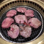 炭火焼肉まうみ - 